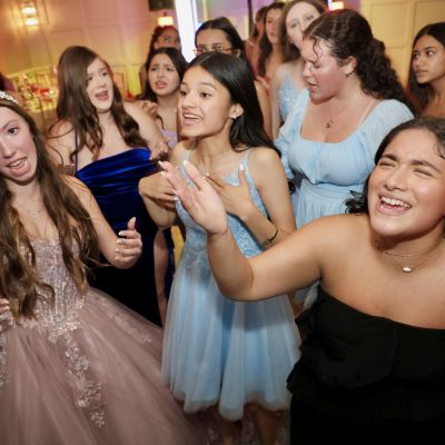 sweet-16-birthday-girl-dance-floor